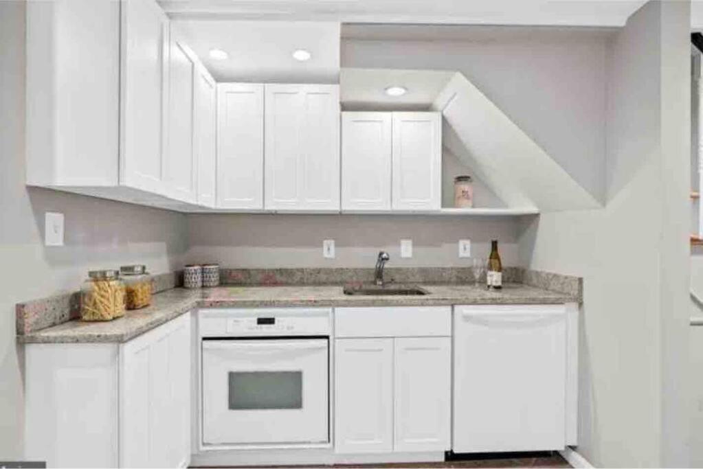 Apartament Glover Park/Georgetown Oasis With Parking Waszyngton Zewnętrze zdjęcie